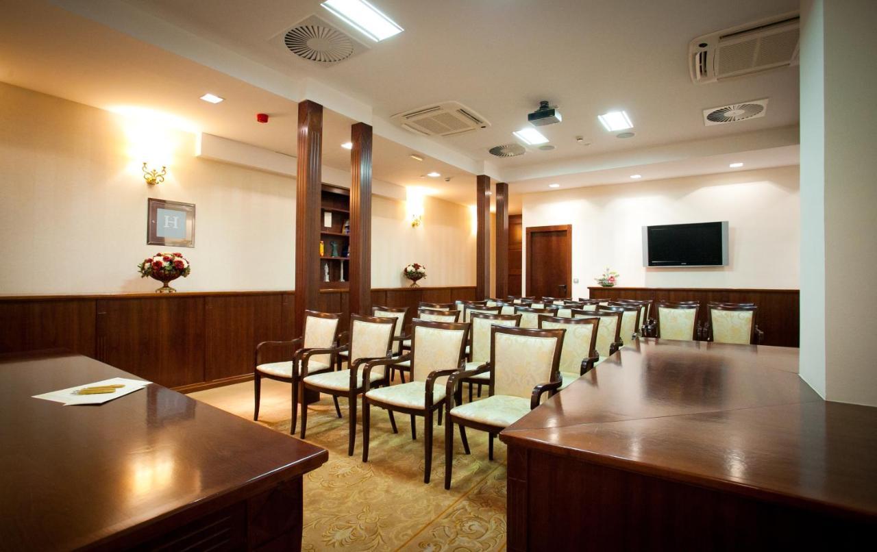 Globo Hotel 4*